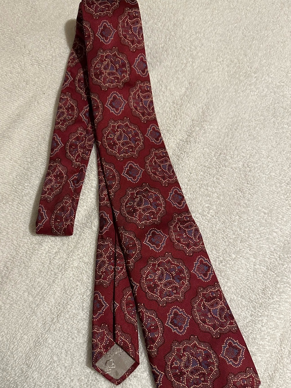 Christian Dior Burgundy Medallion Silk Tie Made USA Woven Italy 3” - Picture 6 of 6